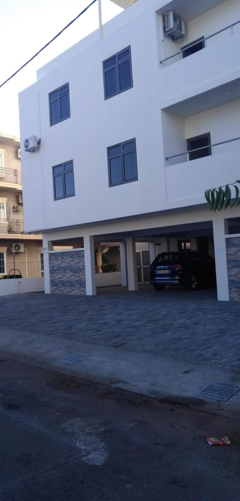 Nayuha Apt B Flic en Flac Exterior foto